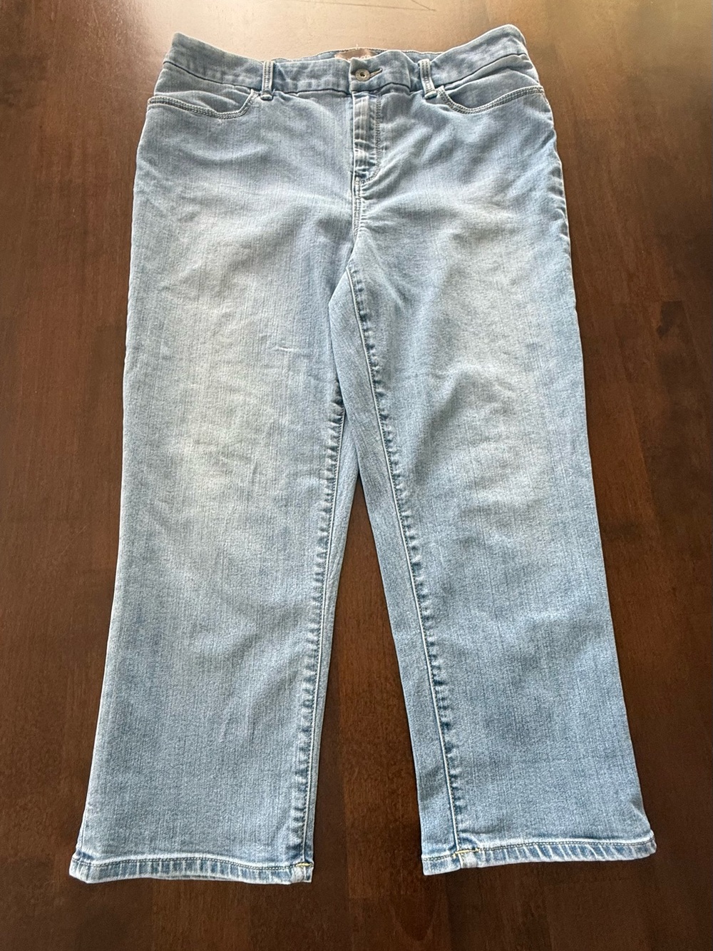 Chico’s Size 1.5 Light Wash Cropped Stretch Jeans Wide Leg Crop Denim